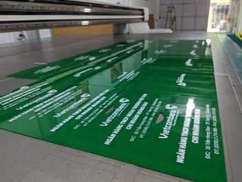 in-uv-tren-mica-tai-in-uv-hoa-binh