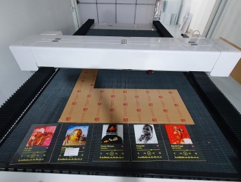 nhung-ly-do-nen-chon-cat-mica-voi-cong-nghe-laser-co2-o-in-hoa-binh