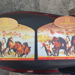 in-uv-tren-go-lam-dau-lich-tranh-son-mai